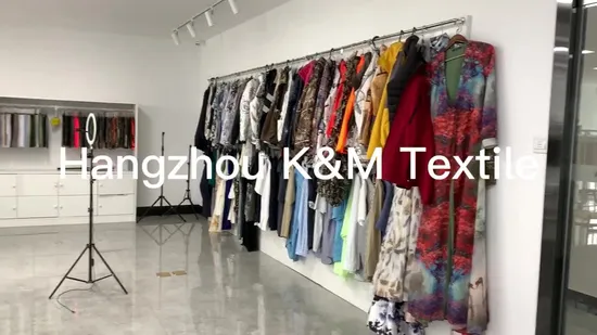 Женская модная и функциональная сверхлегкая пуховая куртка среднего размера по индивидуальному заказу OEM, ткань из лисьего меха с высоким воротником и краями из нейлона и переработанного полиэстера из микрофибры